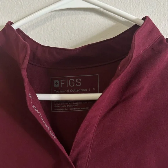 Figs Rafaela Oversized Sleeveless Scrub Top- Burgundy - Picture 3 of 6